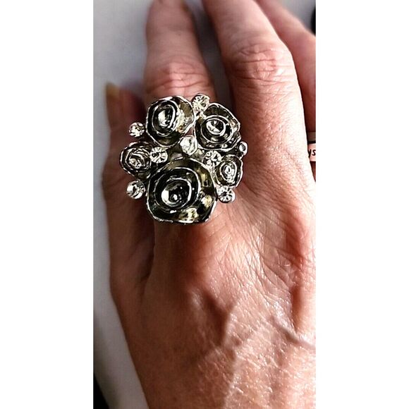 Roses Rhinestones Adjustable‎ Silver Ring - Picture 11 of 11